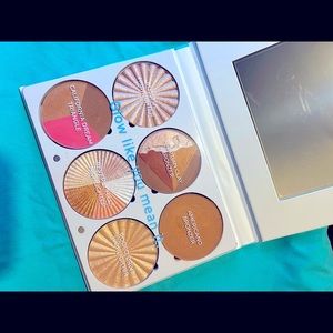 OFRA On The Go Highlighting Palette